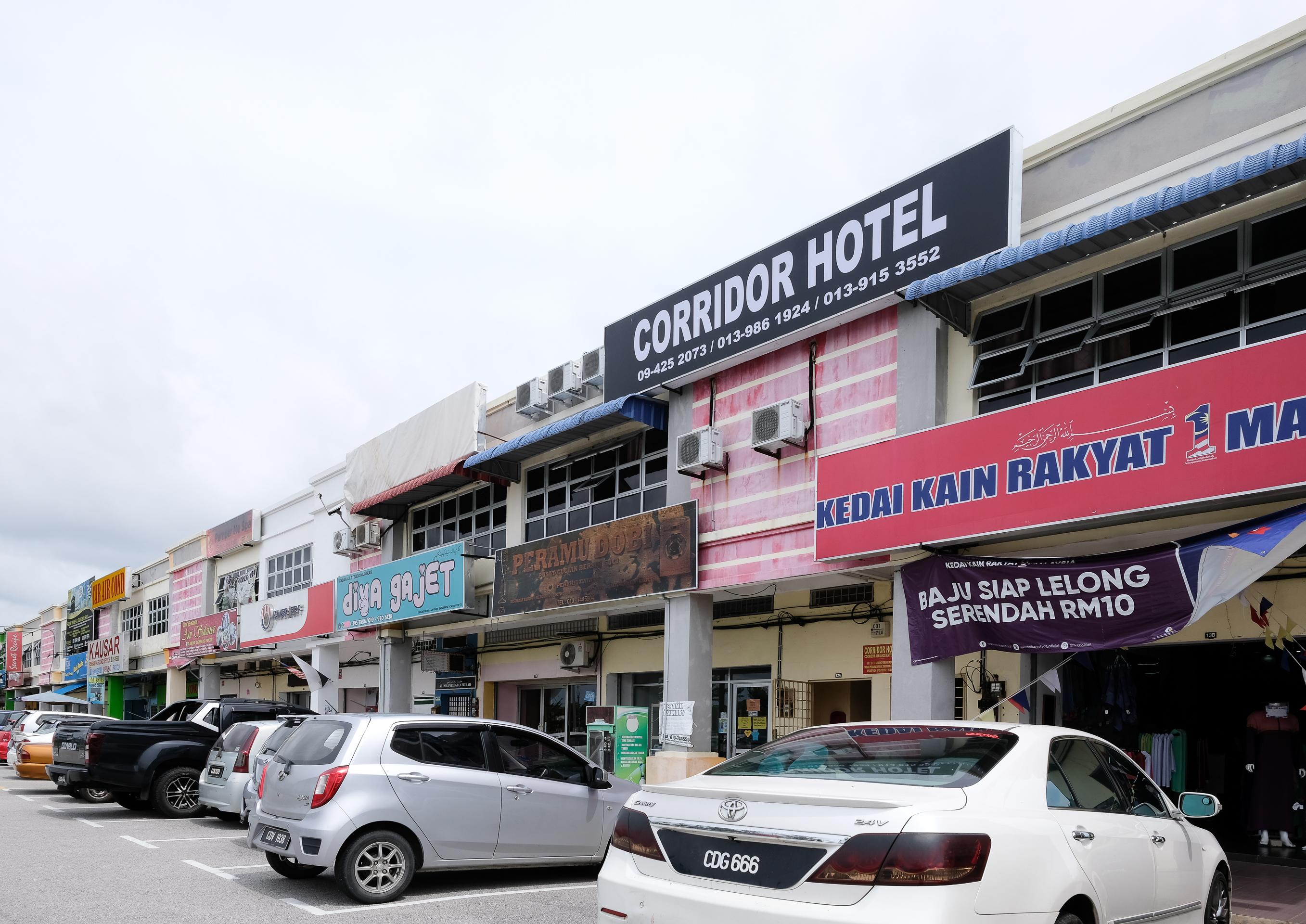 Super Oyo 720 Corridor Hotel 2 Pekan Exterior photo